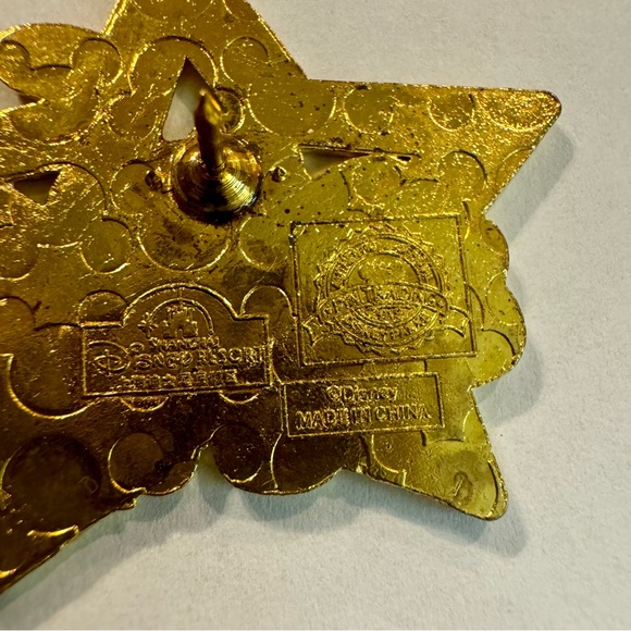 Pluto in green star- Shanghai Disney Resort pin. 43166 - - Picture 4 of 9